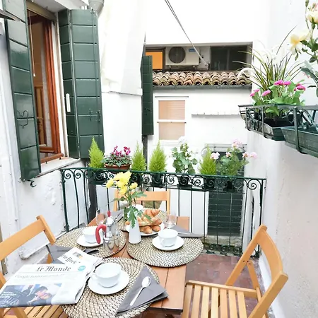 Venice Life-2